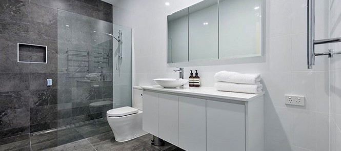 What Differentiates a Bathroom Renovation from a Bathroom Remodel?